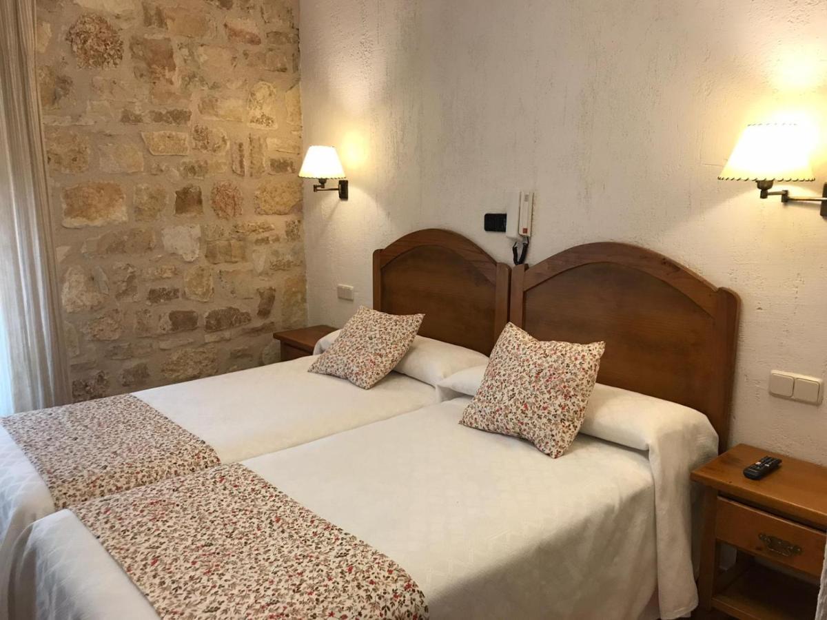 Hostal Decerca Prádena Eksteriør bilde
