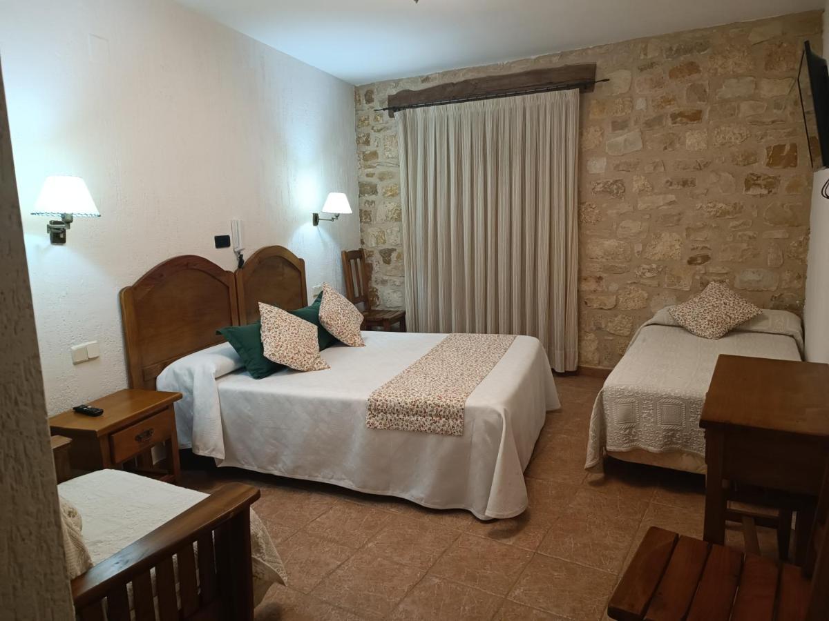 Hostal Decerca Prádena Eksteriør bilde