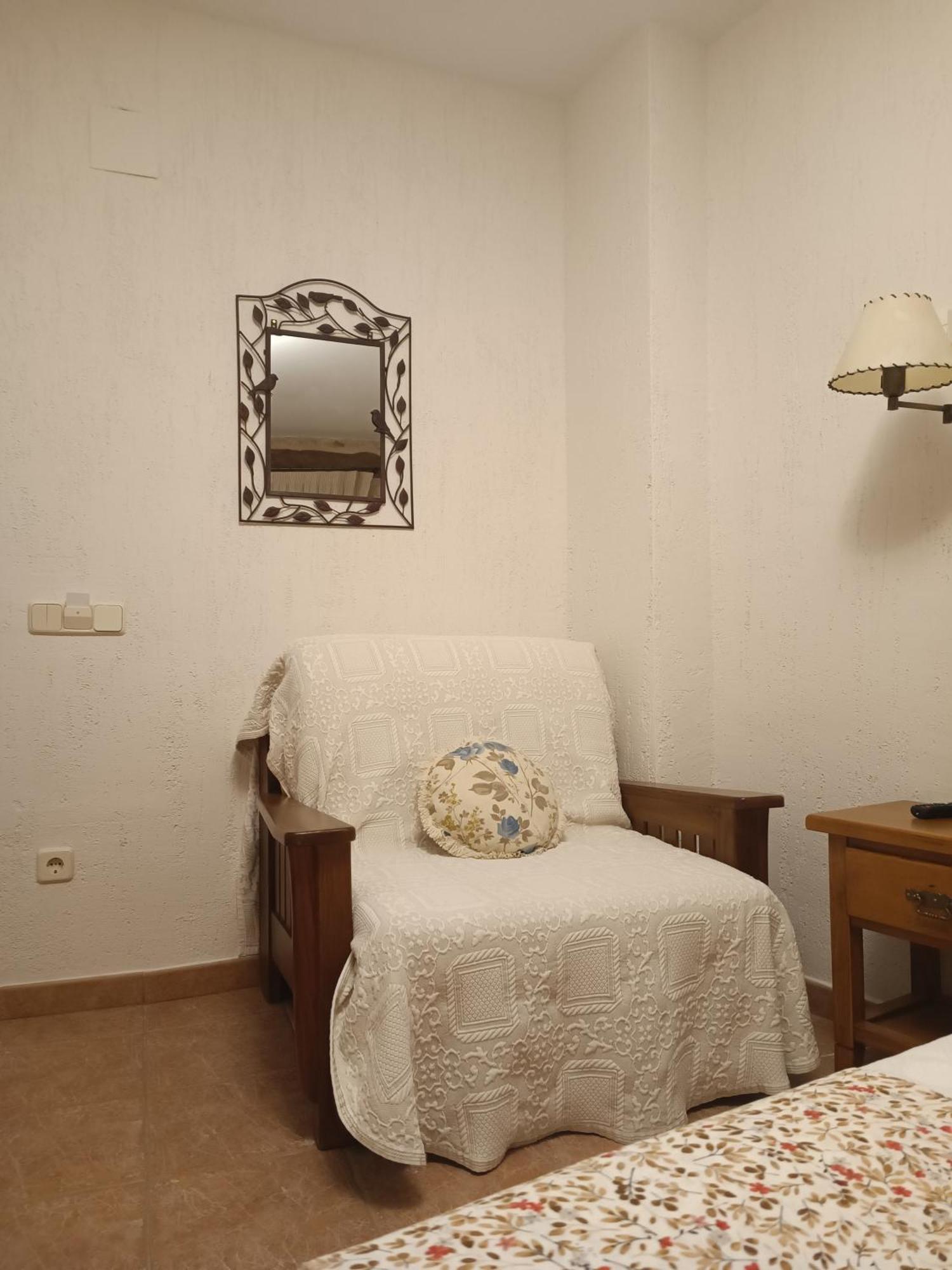 Hostal Decerca Prádena Rom bilde